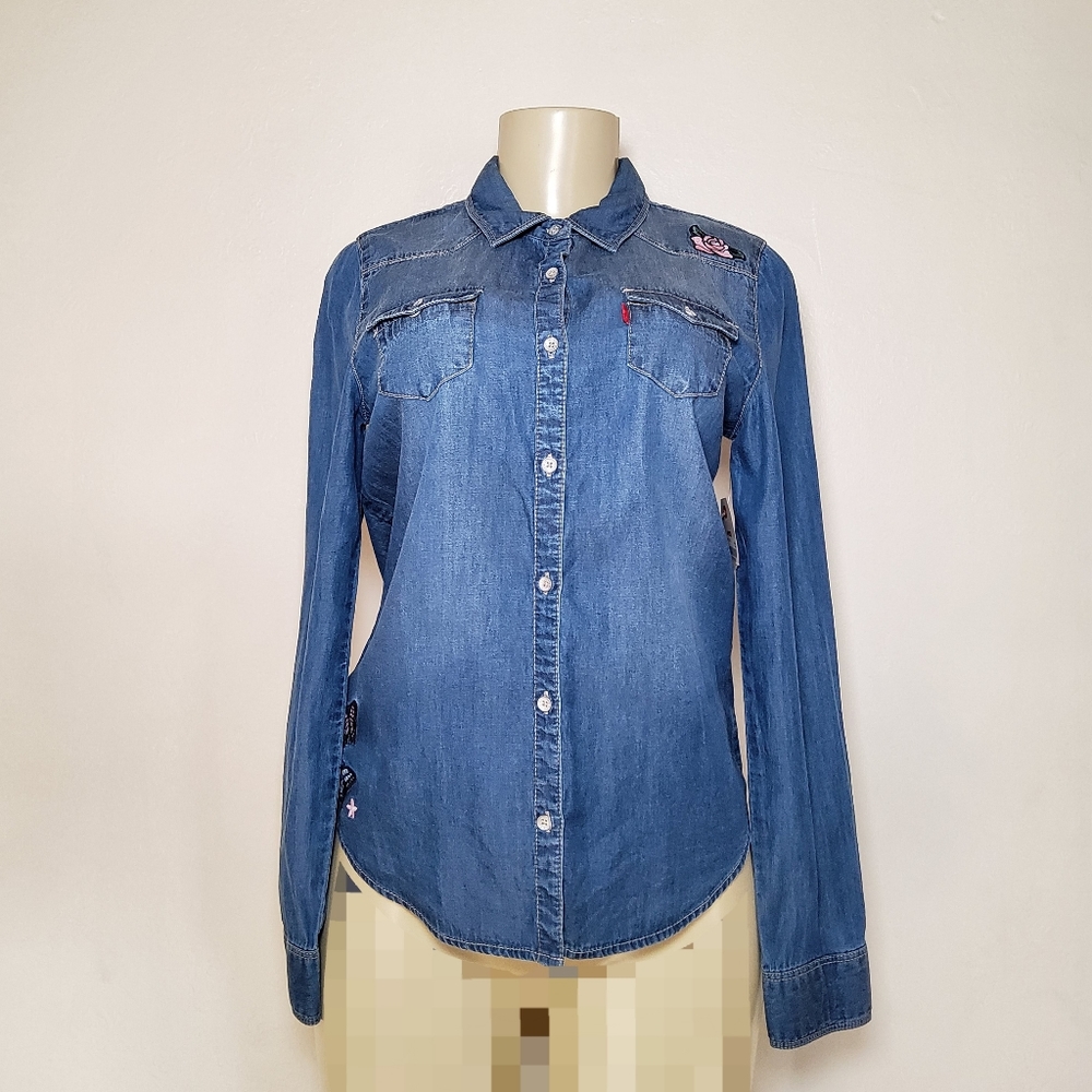 Levi's Button Up Shirt